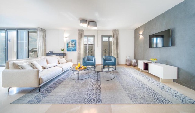 Art Apartment In Mamila - Mamila Residence - With jacuzzi in Jerusalem