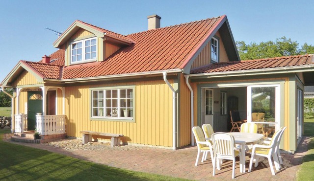 Awesome home in Sölvesborg with kitchen