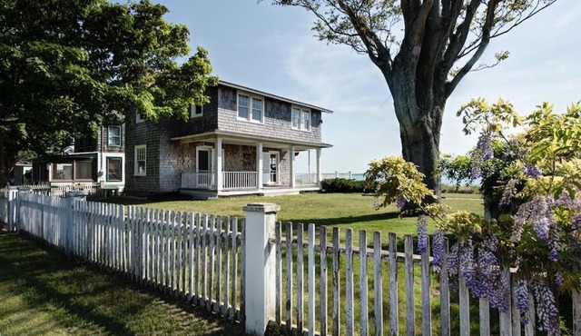 BayFront Cottage in Orient