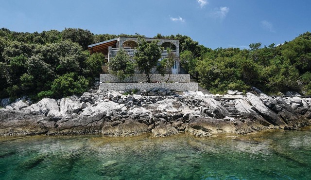 Beach front home in Osobjava with house sea view in Osobjava
