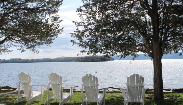 Beautiful 2 Bedroom, 2 Bathroom Lakefront/Bayfront Cottage on Lake Champlain in Ferrisburgh