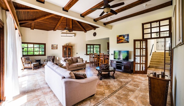 Beautiful 4BR home great for a family in Playas del Coco