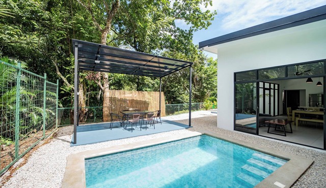 Beautiful, New Modern Villa Close to the Beach