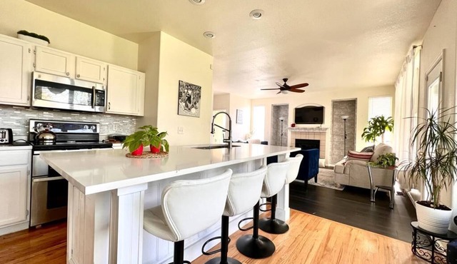 Beautiful spacious house! in Centennial