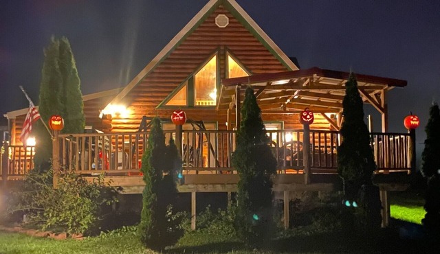 Beautiful Waterfront Lake George Log Chalet with Dock in Ticonderoga
