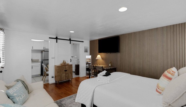 Blocks from the beach, enjoy this newly renovated studio. in Hermosa Beach