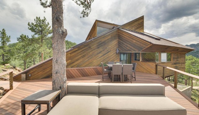 Boulder 'Barrett House' on Mtn Peak w/Hot Tub in Boulder