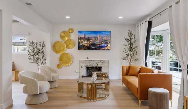 Cascade Cove| Heated Pool Spa | Billiards & Lounge in Long Beach
