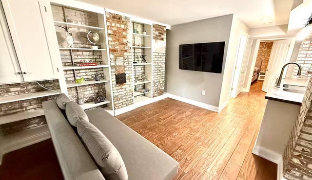 Central Chic 1BR Apt Near Metro, off 14th st/U st!