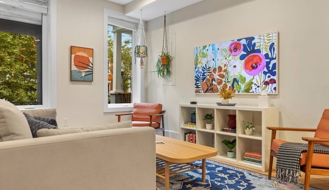 Central DC 5-BR Townhome - Walk to METRO-rail