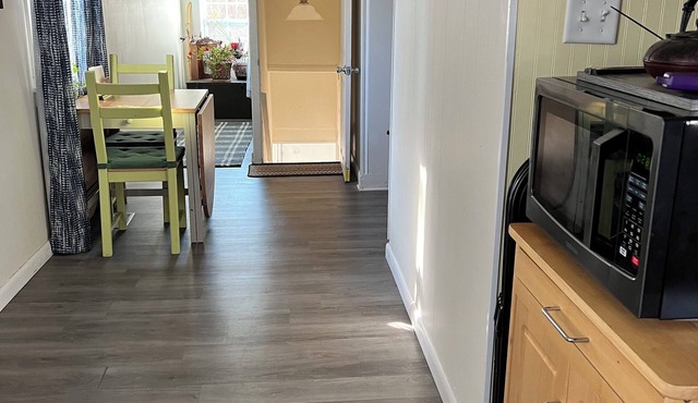 Charming 2-bedroom house with AC and WiFi in Williamsport in Williamsport