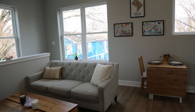 Charming DC Carriage House: Perfect for Couples, Small Families Weekend Trips