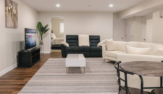 Charming Lower Level Guest Unit, Fully Equipped Kitchen, WiFi, Free onsite park in Pasadena