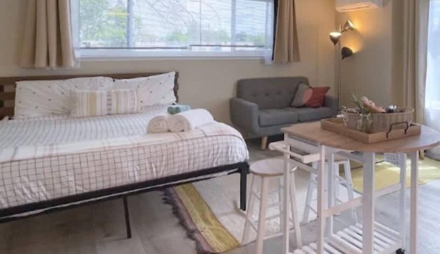 Charming Private Studio near the river in Sacramento