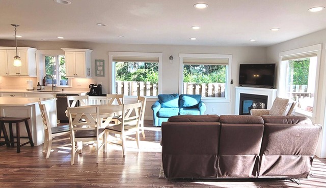 Charming Private Retreat Near Beaches/Fully Fenced in Pacific Beach