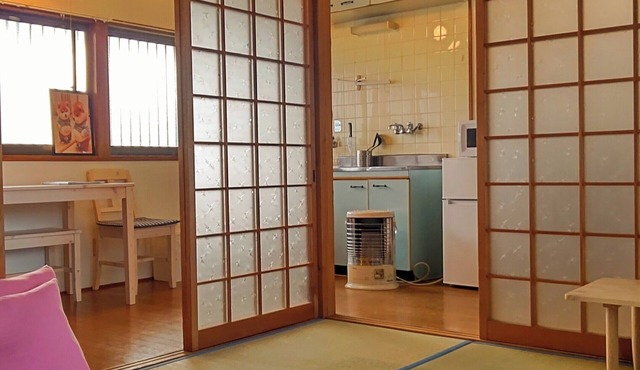 Cocoroom 19 minutes to Namba. Significant discounts for long-term stays. 700 meters from the station🙂
