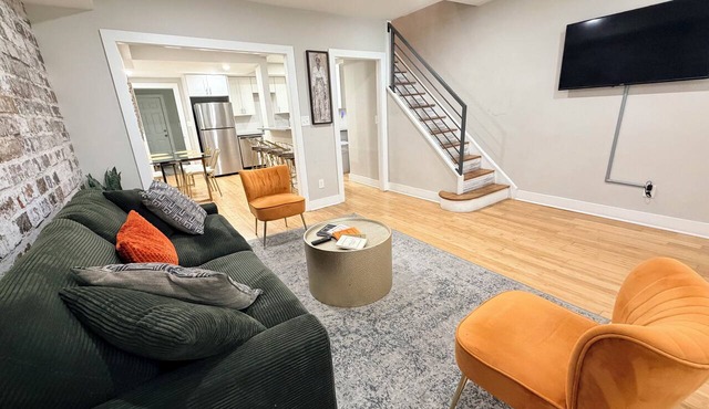 Contemporary 4BDR House @ Popular H St Corridor