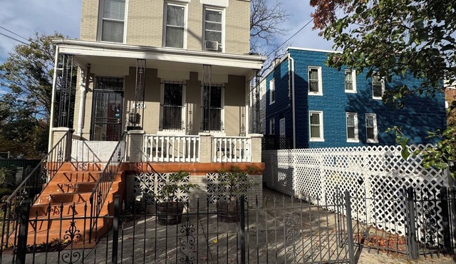 Cozy 1-bedroom in a 3 bedroom basement unit charming NW Washington DC