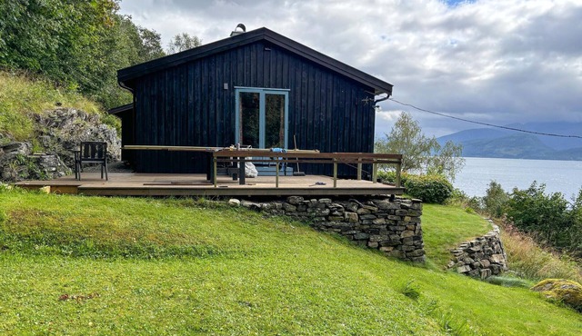 Cozy home in Stangvik with house sea view