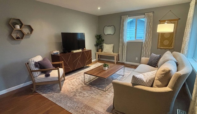 Cozy home with large yard oasis! in Beaverton
