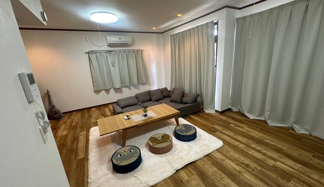 Cozy House with Parking, 20 mins to Central Nagoya