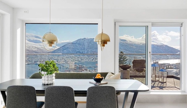 Deluxe Villa by Paramount in Troms