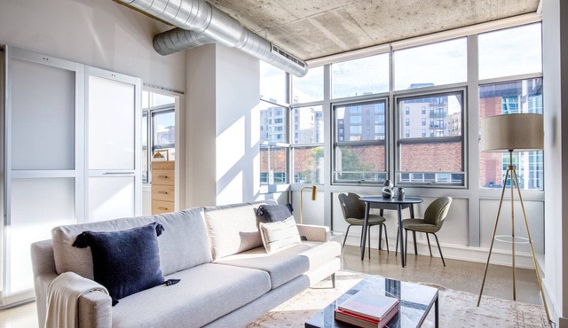 Enviable Logan Circle 1BR w/W/D, Roof BBQ, walk to Metro, by Blueground