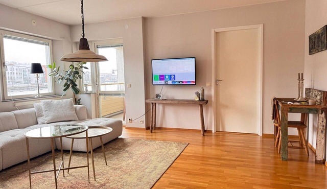 Eriksberg, Gothenburg: Sea View, Free Parking & 10 min to Central Station