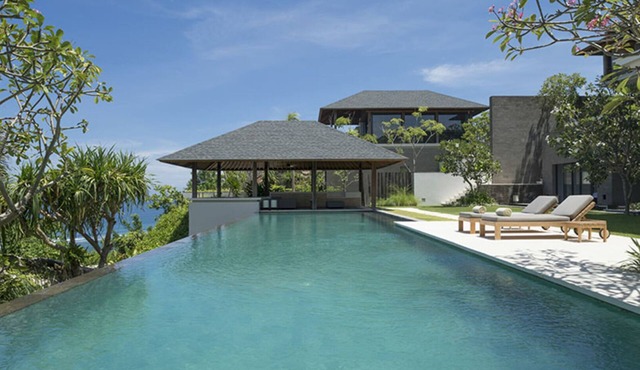 Experience Ultimate Luxury by the Beach, Bali Villa 1129 in Bali