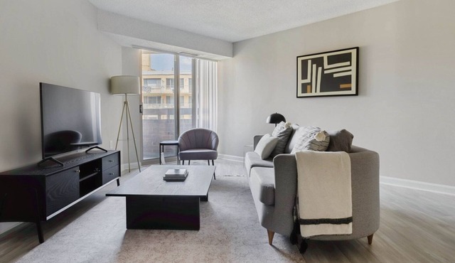 Fab Foggy Bottom 1BR w/Concierge & Gym, walk to Bars, by Blueground