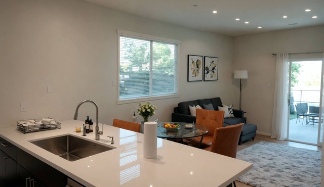 Family-Friendly 4BR Gated Residence in Prime Hollywood with Free Parking in Los Angeles