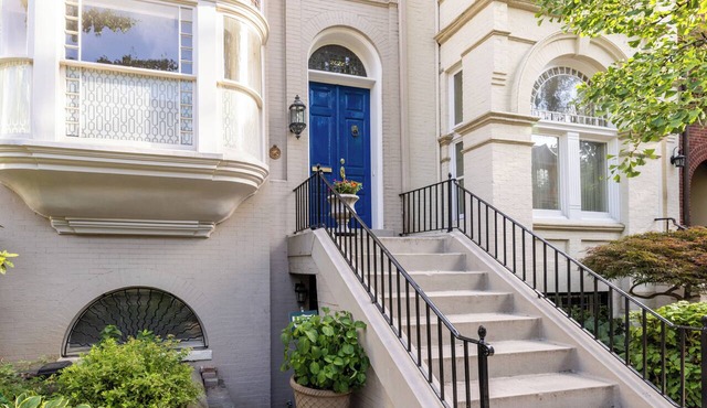 Gorgeous 4 LVL Townhome on Quiet Side Street off Embassy Row