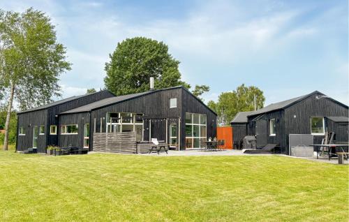 Gorgeous Home In Gråbo With Sauna