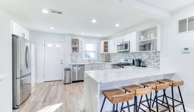 Group-Friendly DC Stay | 3BR + Free Parking