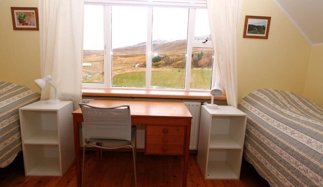 Guesthouse Steindórsstadir