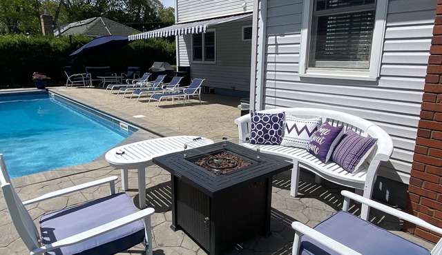 Hamptons Oasis with Heated Pool in Hampton Bays