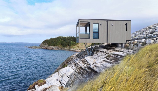 Hideaway Herdla 1 – unique and luxurious cabin 15 m above the sea