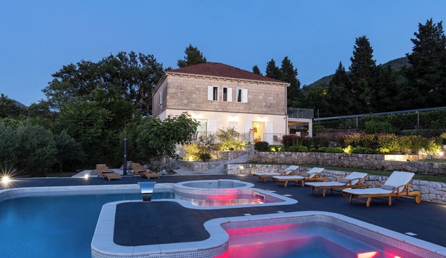 Holiday Home Korda with a magnificent swimming pool