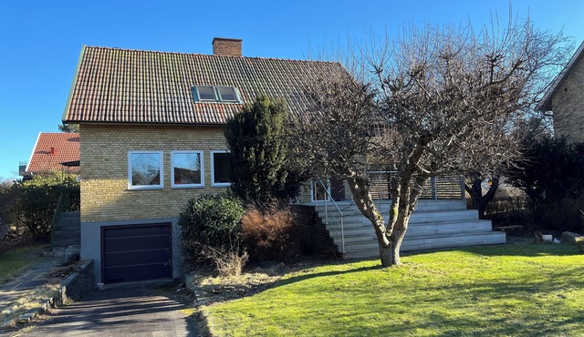 House with terrace and garden close to Gothenburg center and recreation area.