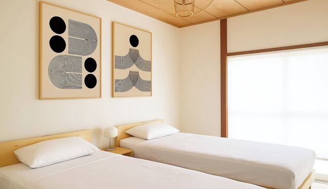 Modern Zen Retreat | Designer's 1BR near Ise & VISON