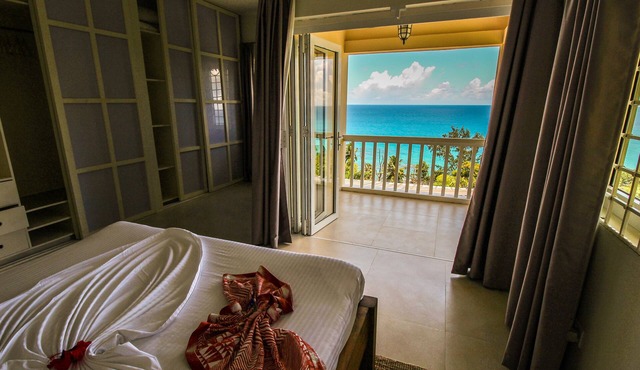 Kaz Bulling - Pool Villa, Machabee Seychelles in Victoria