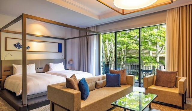Kyukaruizawa Kikyo, Curio Collection by Hilton
