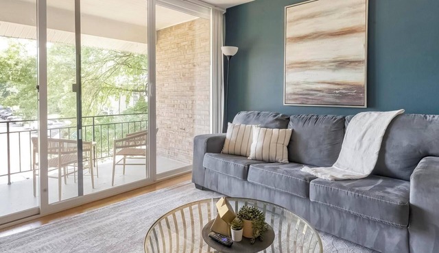 Landing | Beautiful 2BD, Pool, Gym