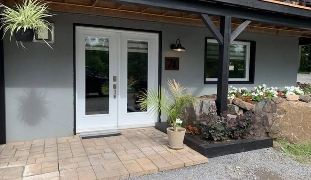 Logement Tranquille en Nature, Près de Toutes les Commodités! in Brownsburg-Chatham