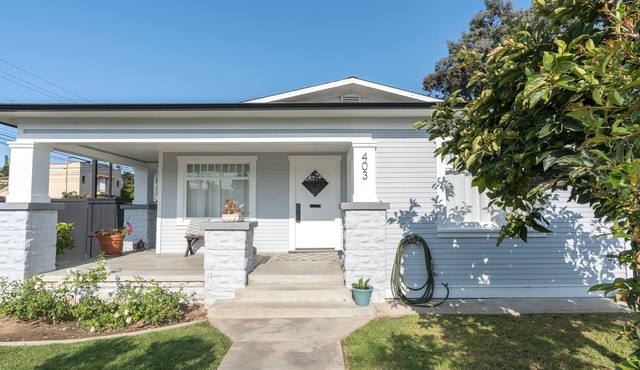 Long Beach Craftsman House. Historic district house-centrally located in Long Beach