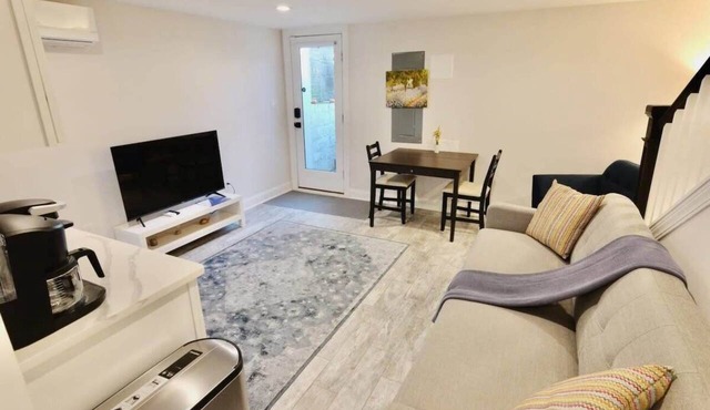 Lovely English Basement Apartment in Washington DC