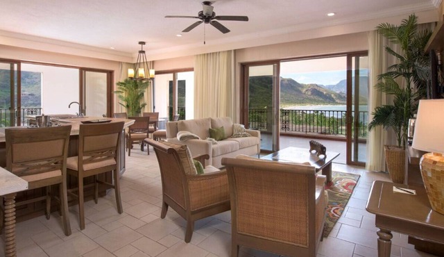 Luxurious Beachfront Escape in Loreto, Perfect for Relaxation & Adventure in Loreto