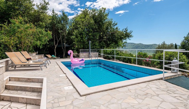 Luxurious home in Lovorno