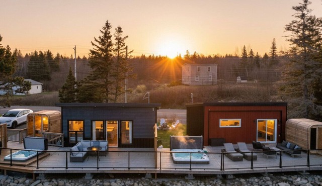 Luxury Oceanfront Retreats 2 private hot tubs and saunas in South Shore