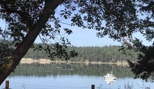 Marrowstone Waterfront Cottage in Marrowstone
